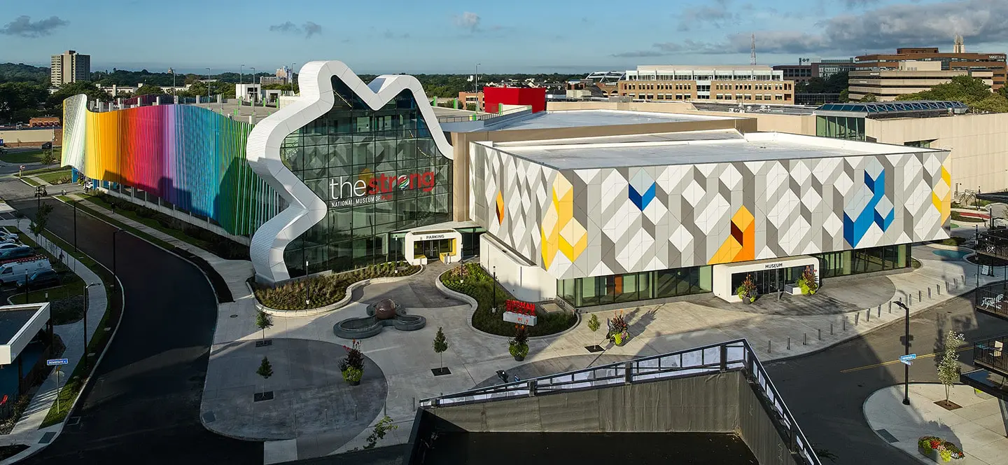 Strong Museum drone 700