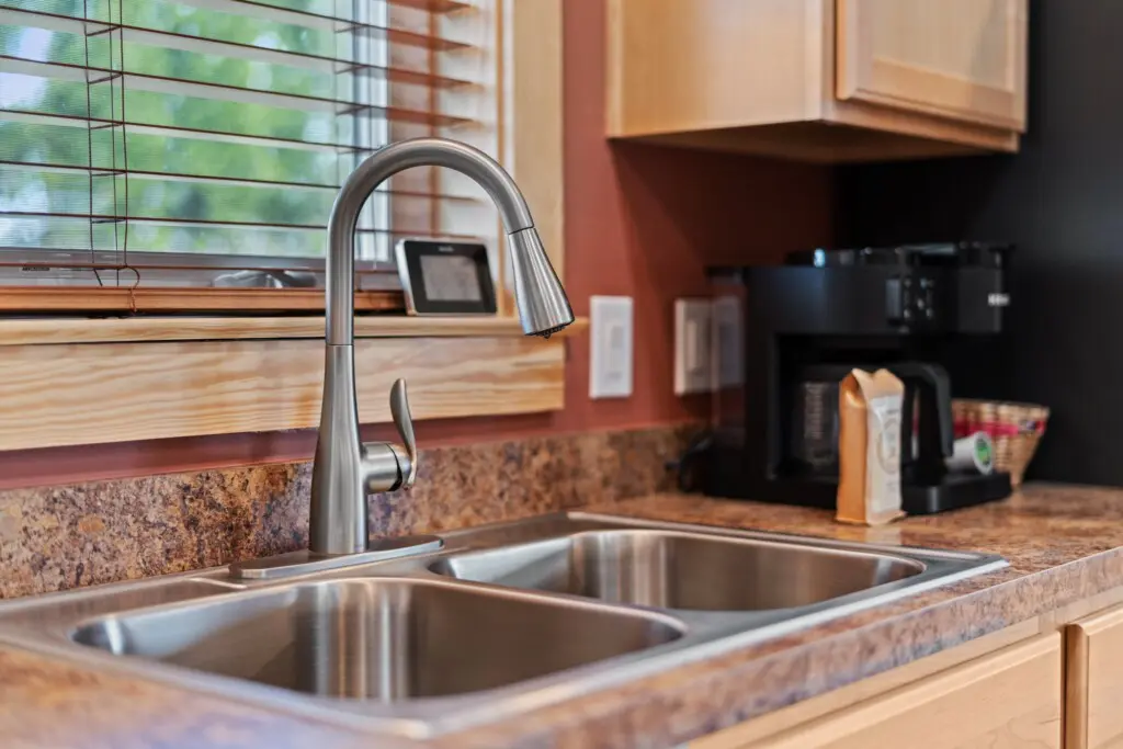 c3e81437 8874 47a3 bddb 4f238cc888a1