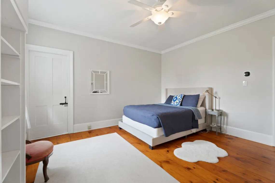 dfb879e6 0095 4c32 8989 e21aa3f08493